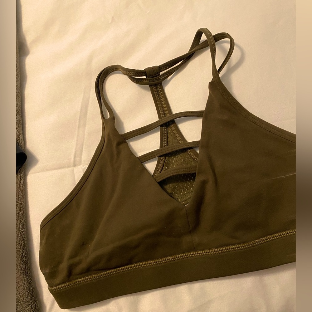 Olive zyia sports bra size large fits like a medium - Picture 1 of 3